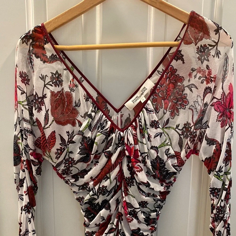 DVF floral gathered fitted king sleeve dress Size 10 - Picture 5 of 8